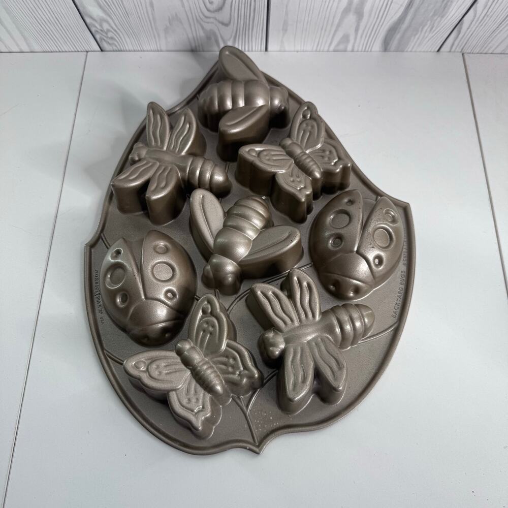 Nordic Ware Cake Pan Backyard Bugs Butterfly Ladybugs Cakes 8 Cakelets